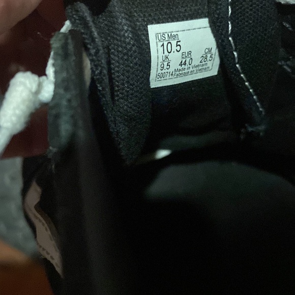 Men’s size 10.5 vans - Picture 3 of 3